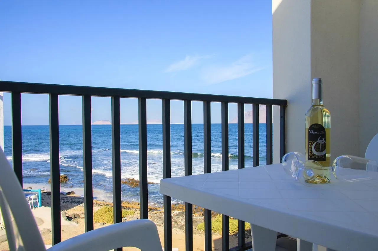 Seaview Famara 1 Apartment 0*,